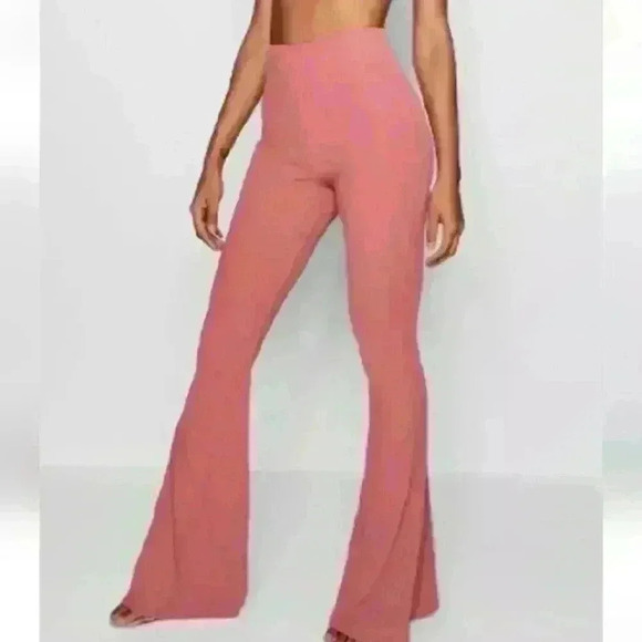 Womens boohoo Isobel Longer length rib slinkly flare pant Rose Sz 8 - Picture 1 of 10